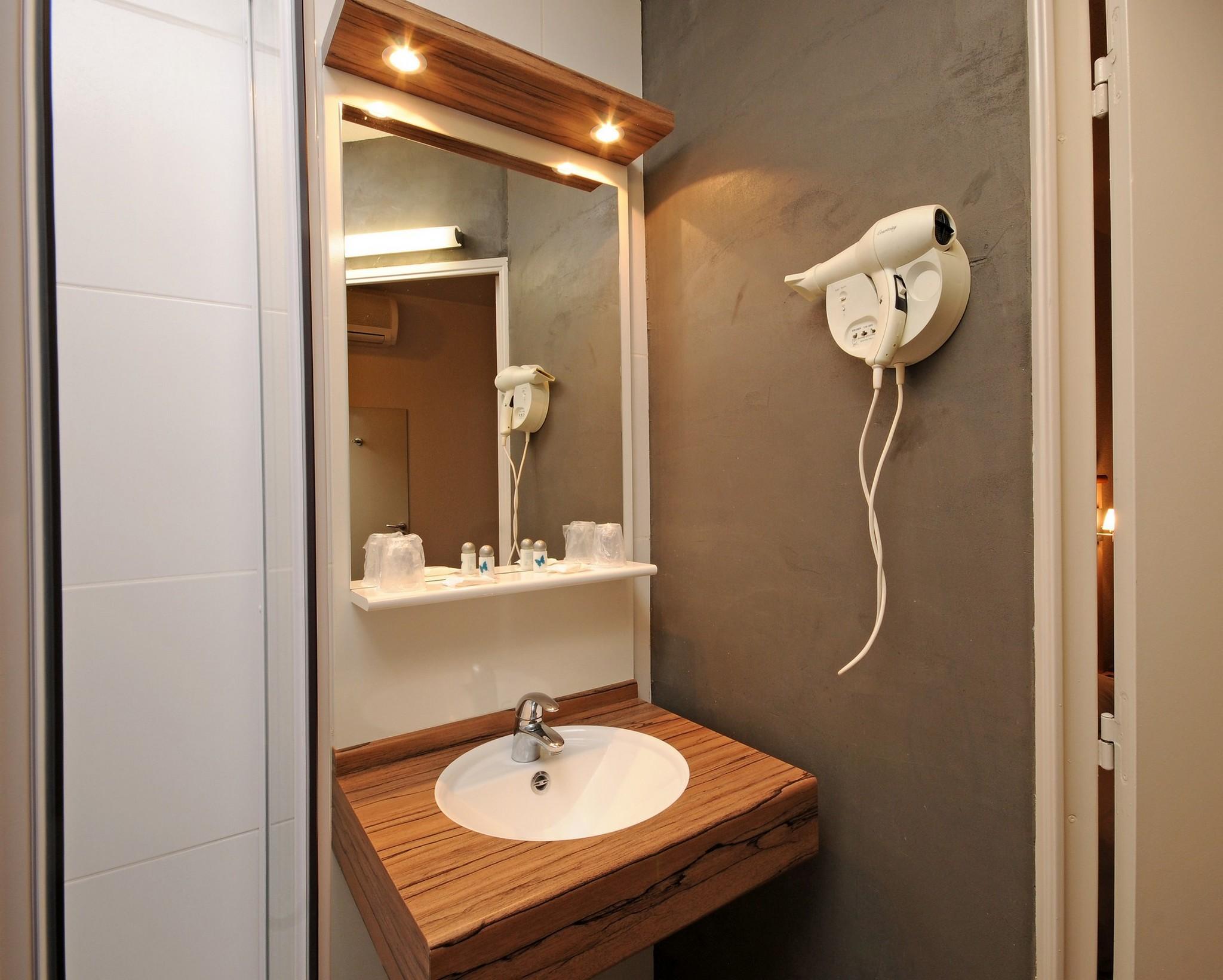 Ibis Styles Lyon Croix Rousse Hotel Bagian luar foto