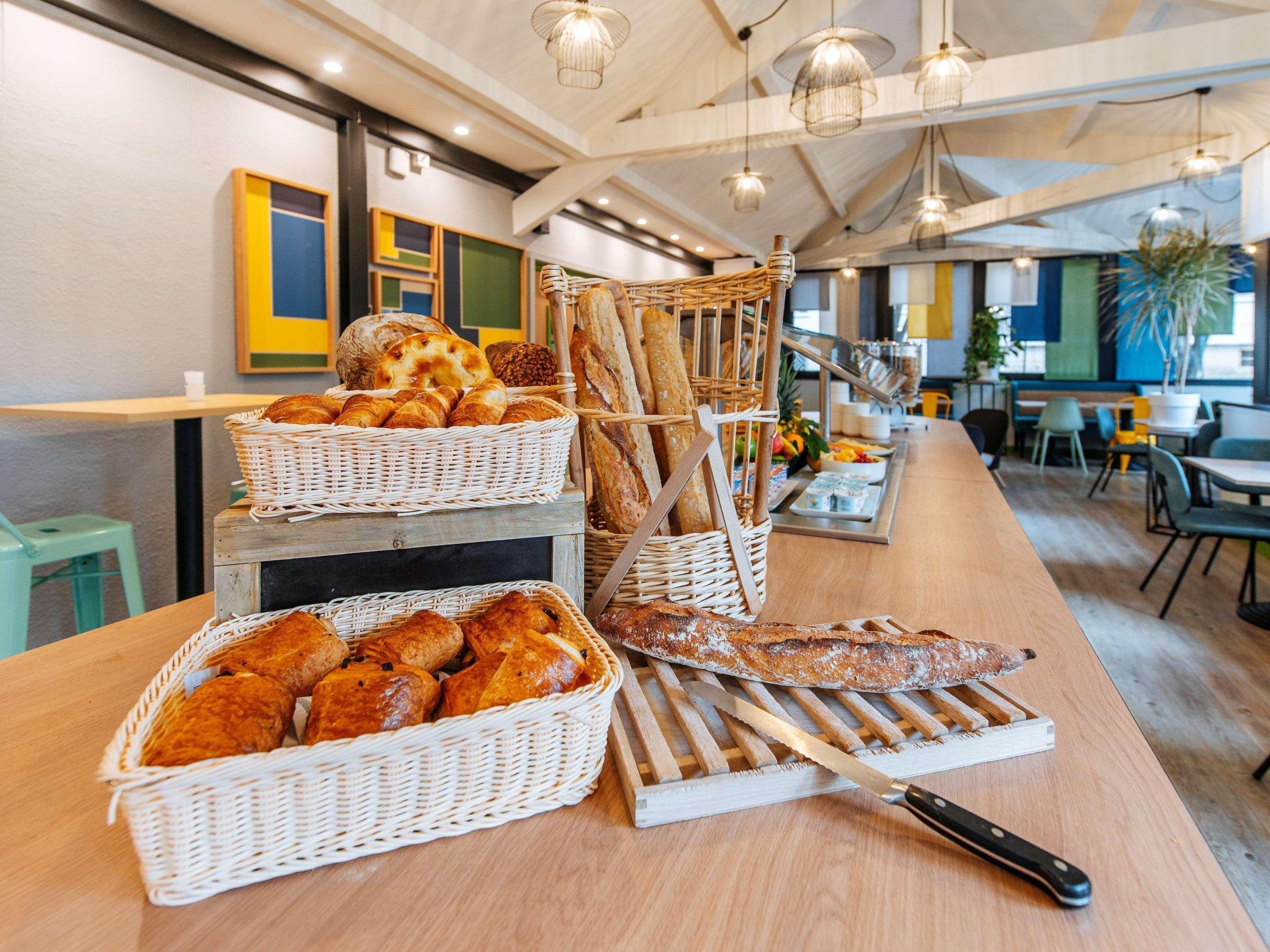 Ibis Styles Lyon Croix Rousse Hotel Bagian luar foto