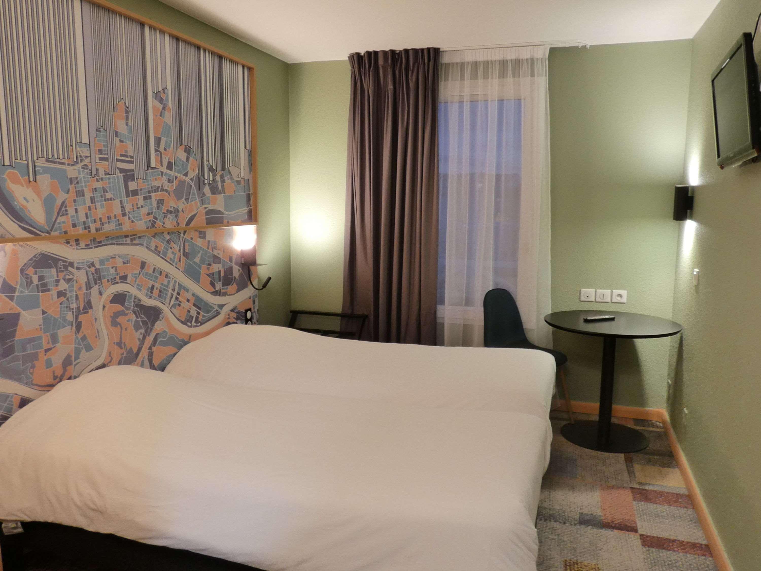 Ibis Styles Lyon Croix Rousse Hotel Bagian luar foto