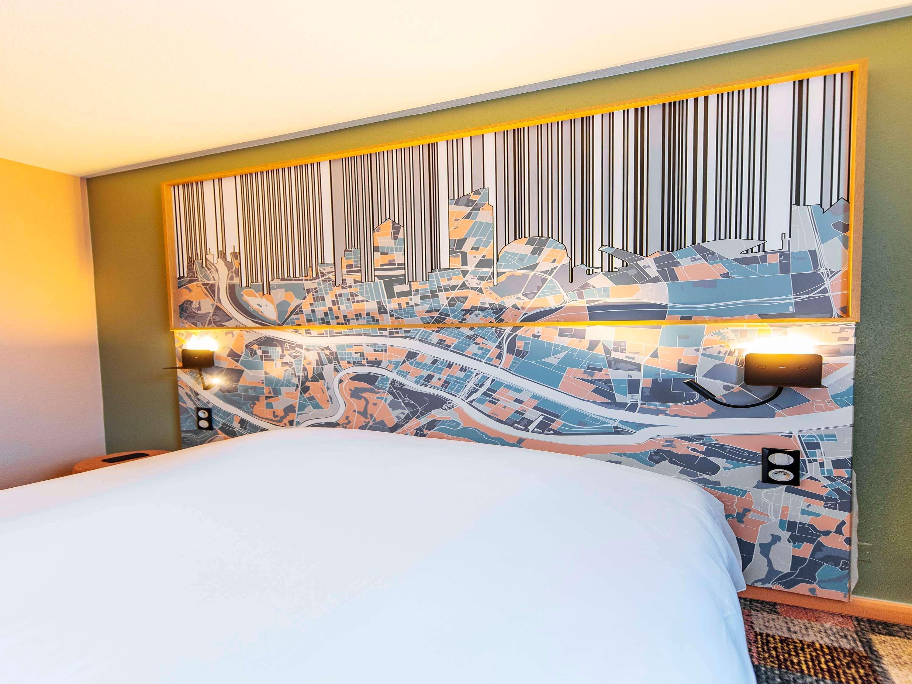 Ibis Styles Lyon Croix Rousse Hotel Bagian luar foto